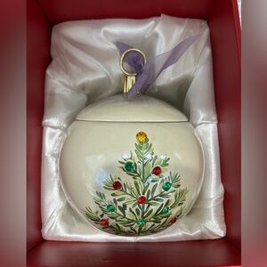 Beautiful Home Decor Christmas Pot with Lid & box